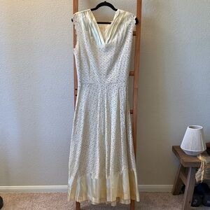 Vintage 1940s Elegant Cream Lace Dress